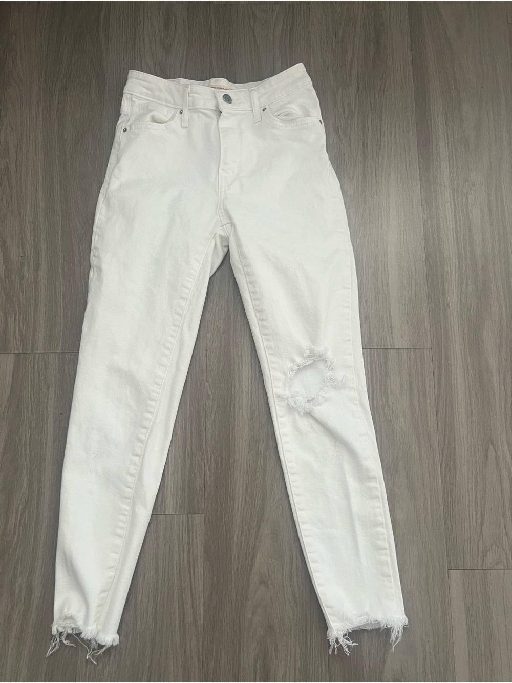 Levi’s 721 High Rise Skinny Ankle Jeans White Distressed Raw Hem Women’s 26
